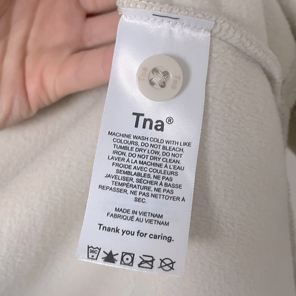 Aritzia TNA polar fleece shirt jacket in color Mullein - Picture 4 of 7